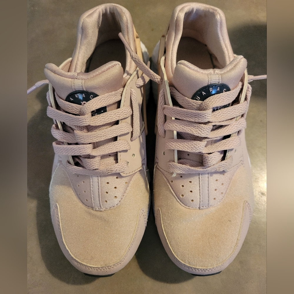 Nike Huarache Size 4y
